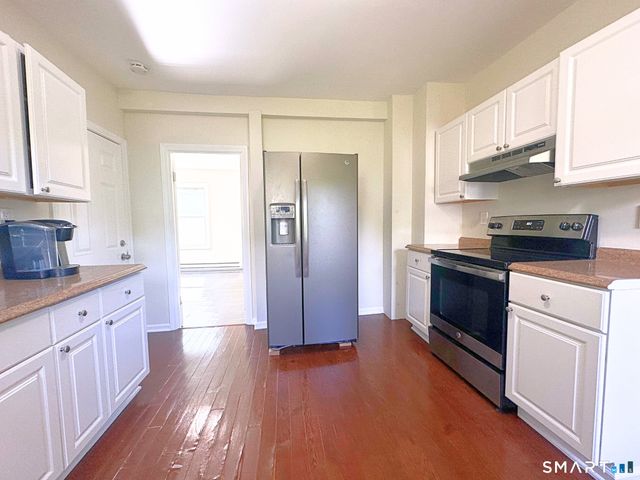 64 Dikeman Street 2nd Floor, Waterbury, CT 06704