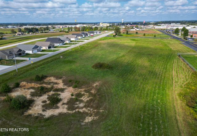 3 Cook Rd, Crossville, TN 38571