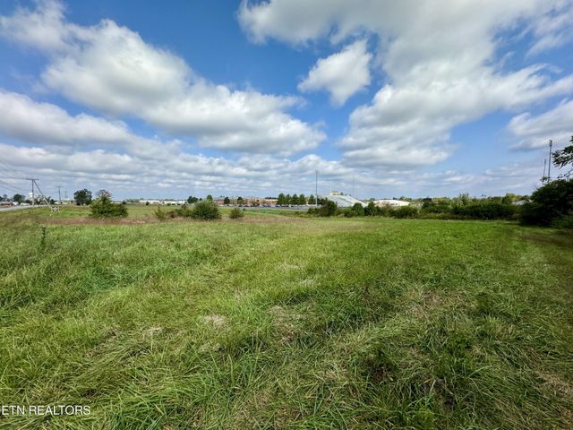 3 Cook Rd, Crossville, TN 38571