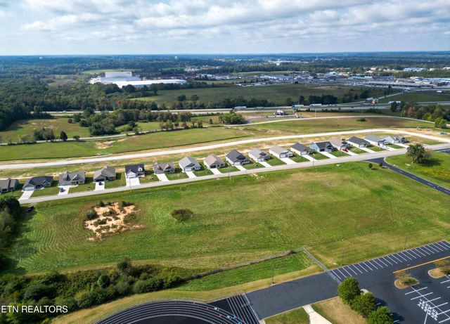 3 Cook Rd, Crossville, TN 38571