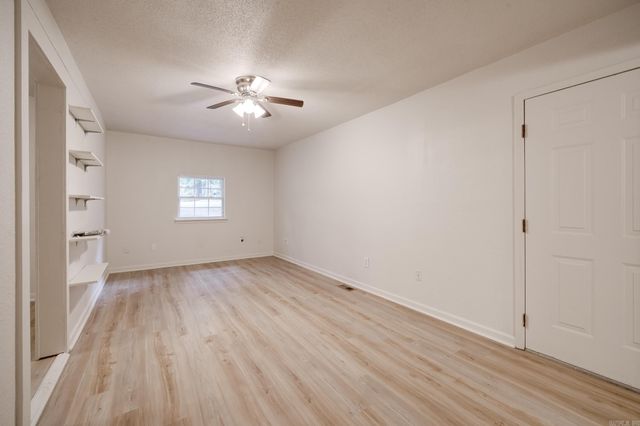 6823 Foxfire Drive, Benton, AR 72019
