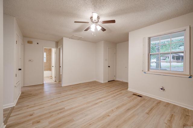6823 Foxfire Drive, Benton, AR 72019