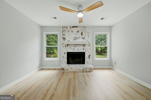 210 Meadow Run, Peachtree City, GA 30269