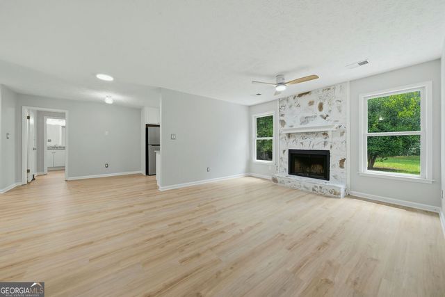210 Meadow Run, Peachtree City, GA 30269