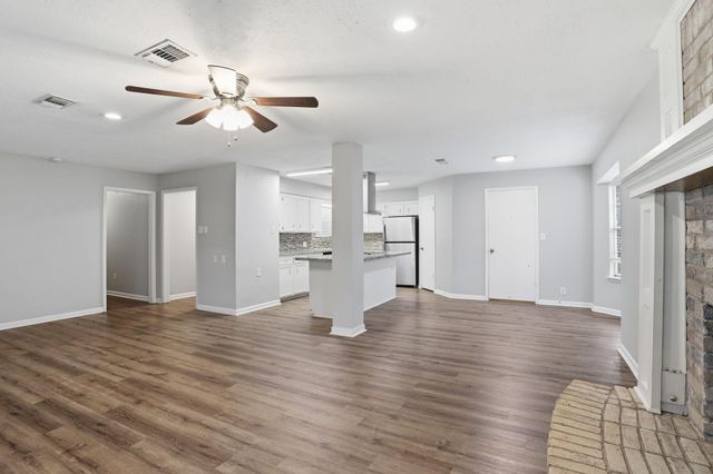 313 Bois D Arcade Drive, Conroe, TX 77301