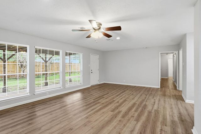 313 Bois D Arcade Drive, Conroe, TX 77301