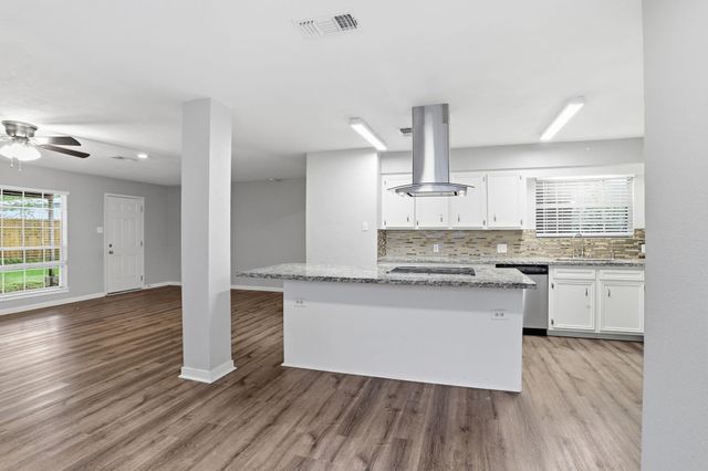 313 Bois D Arcade Drive, Conroe, TX 77301