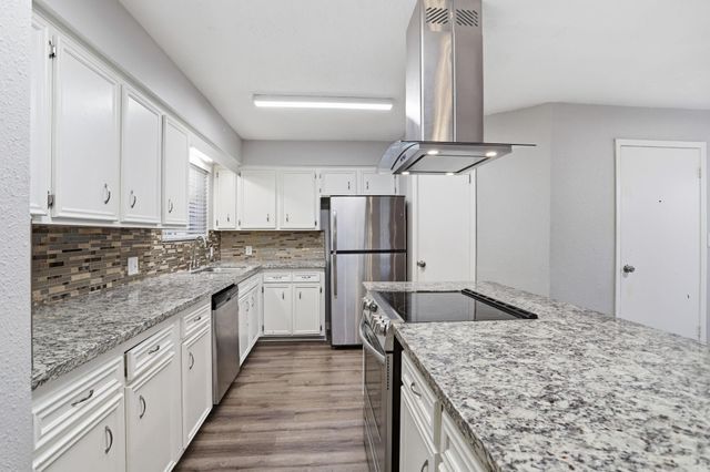 313 Bois D Arcade Drive, Conroe, TX 77301