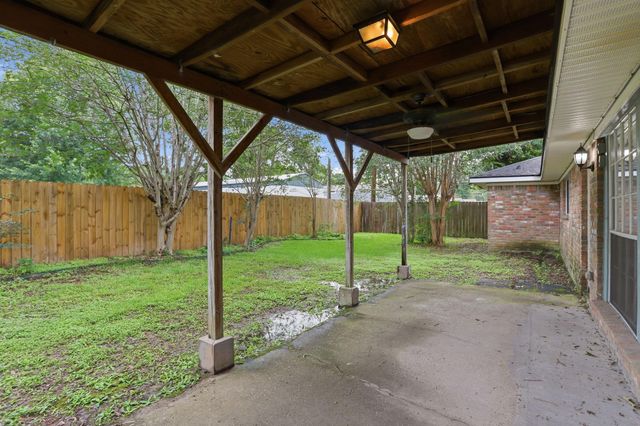 313 Bois D Arcade Drive, Conroe, TX 77301