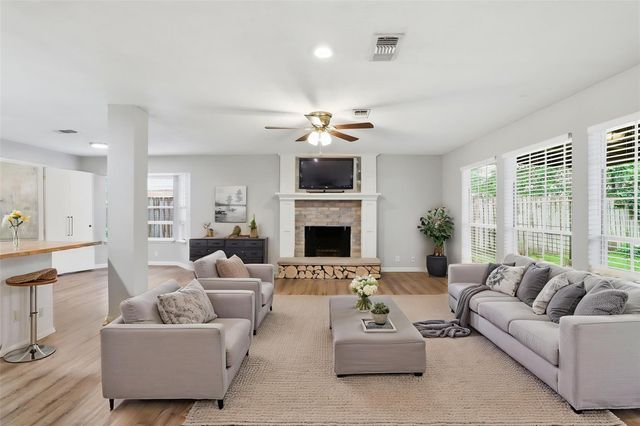 313 Bois D Arcade Drive, Conroe, TX 77301