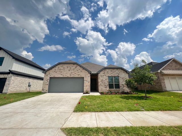 490 Oak Creek Drive, Lavon, TX 75166