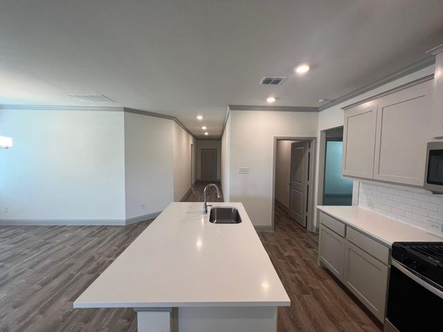490 Oak Creek Drive, Lavon, TX 75166