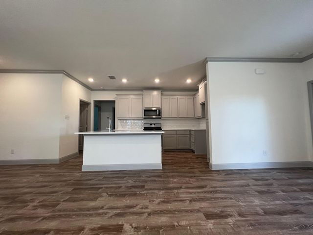 490 Oak Creek Drive, Lavon, TX 75166