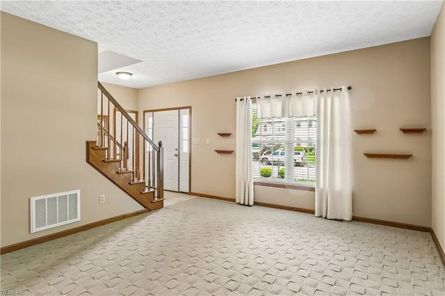 348 Lynchburg DR, Newport News, VA 23606