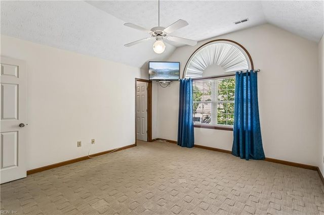 348 Lynchburg DR, Newport News, VA 23606