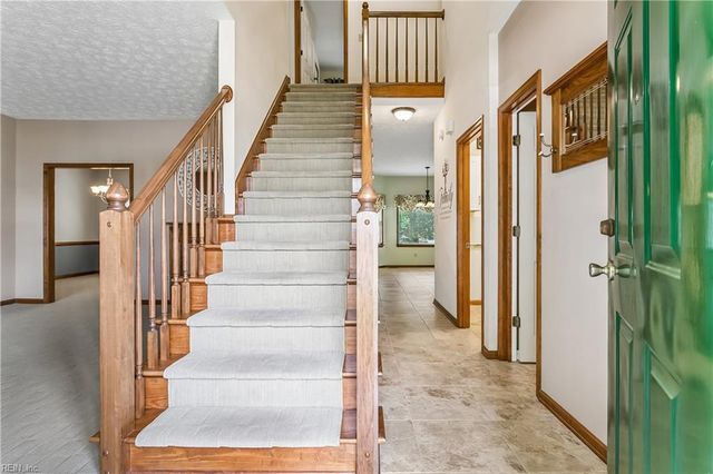 348 Lynchburg DR, Newport News, VA 23606