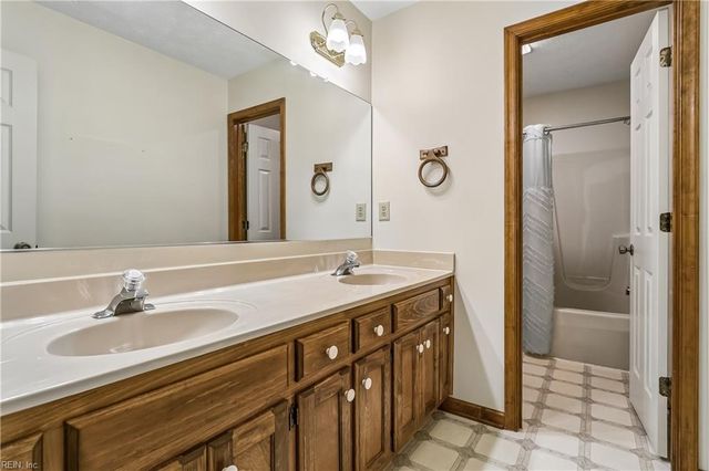 348 Lynchburg DR, Newport News, VA 23606
