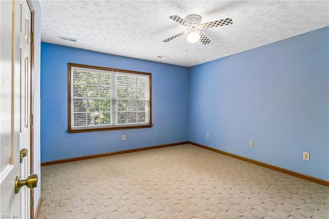 348 Lynchburg DR, Newport News, VA 23606