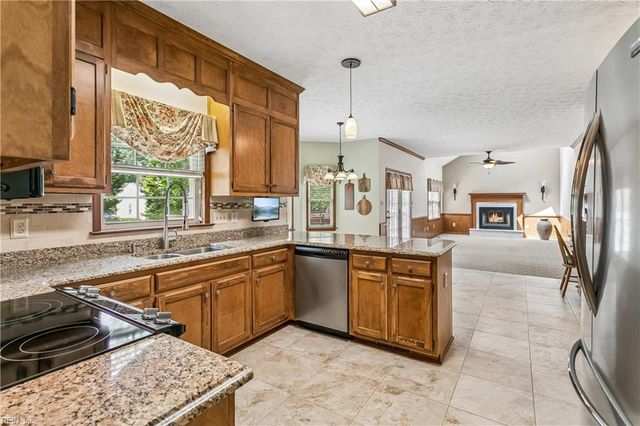 348 Lynchburg DR, Newport News, VA 23606