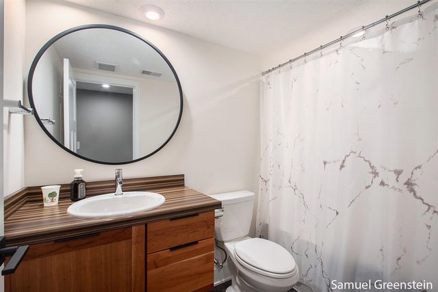 4728 Macatawa Legends Boulevard 19, Holland, MI 49424