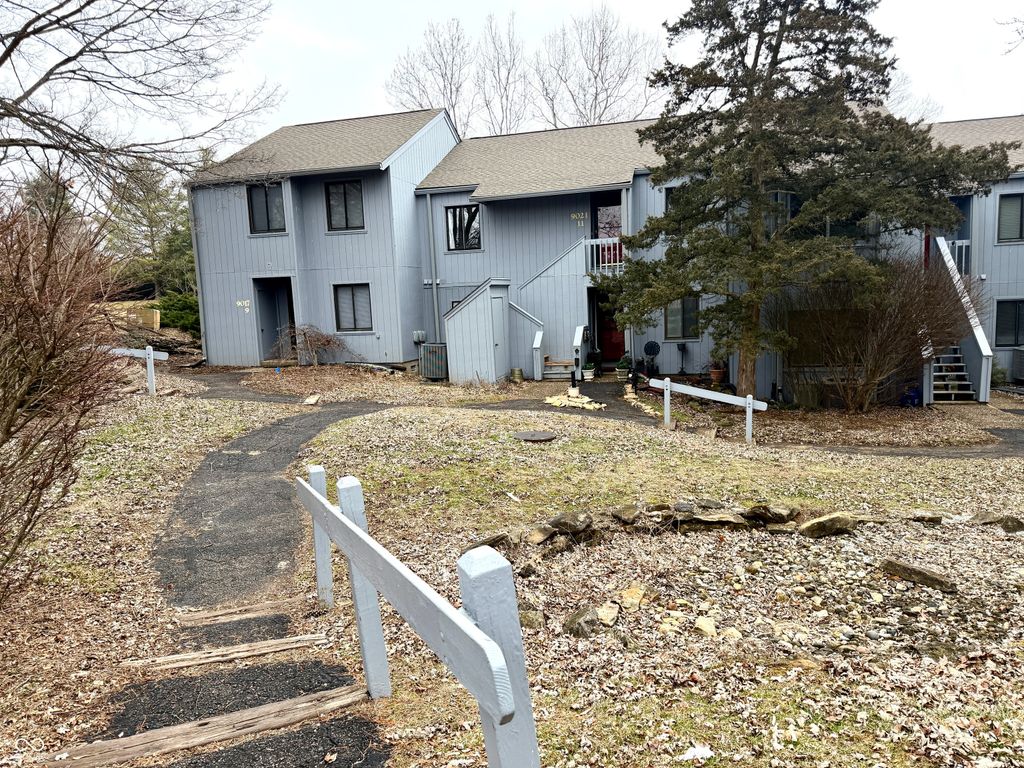 9021 S Pointe Ridge Lane S 11, Bloomington, IN 47401