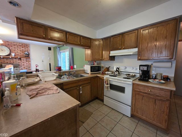 8422 21 Mile Road, Shelby Twp, MI 48317