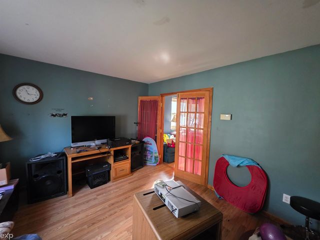 8422 21 Mile Road, Shelby Twp, MI 48317