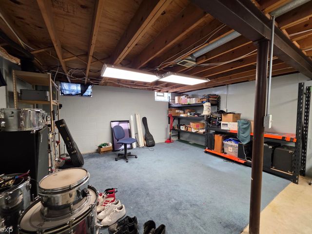 8422 21 Mile Road, Shelby Twp, MI 48317