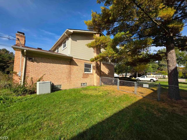 8422 21 Mile Road, Shelby Twp, MI 48317