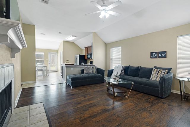 2932 Milby Oaks Drive, Fort Worth, TX 76244