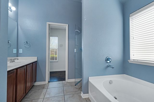 2932 Milby Oaks Drive, Fort Worth, TX 76244