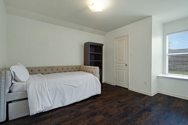 2932 Milby Oaks Drive, Fort Worth, TX 76244