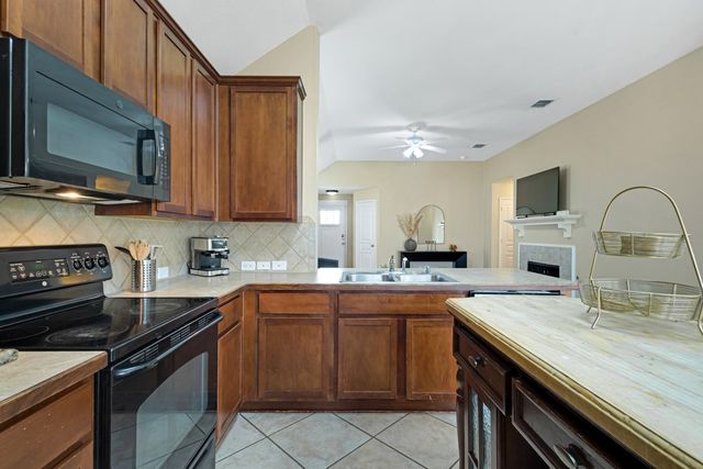 2932 Milby Oaks Drive, Fort Worth, TX 76244