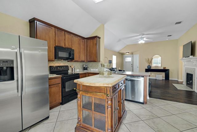 2932 Milby Oaks Drive, Fort Worth, TX 76244