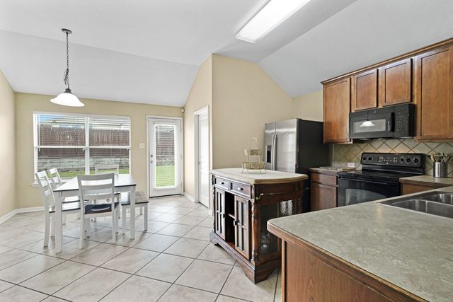 2932 Milby Oaks Drive, Fort Worth, TX 76244