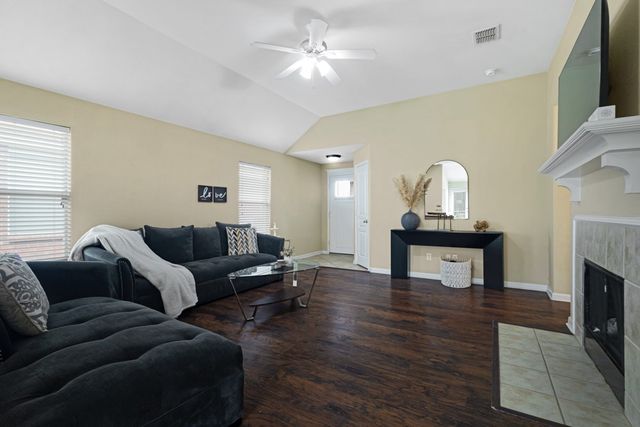 2932 Milby Oaks Drive, Fort Worth, TX 76244