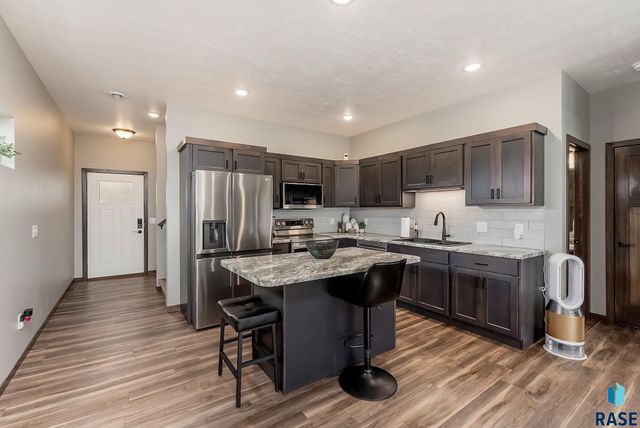 3401 S Chalice Pl Place, Sioux Falls, SD 57106