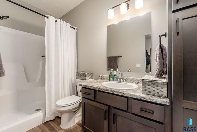 3401 S Chalice Pl Place, Sioux Falls, SD 57106