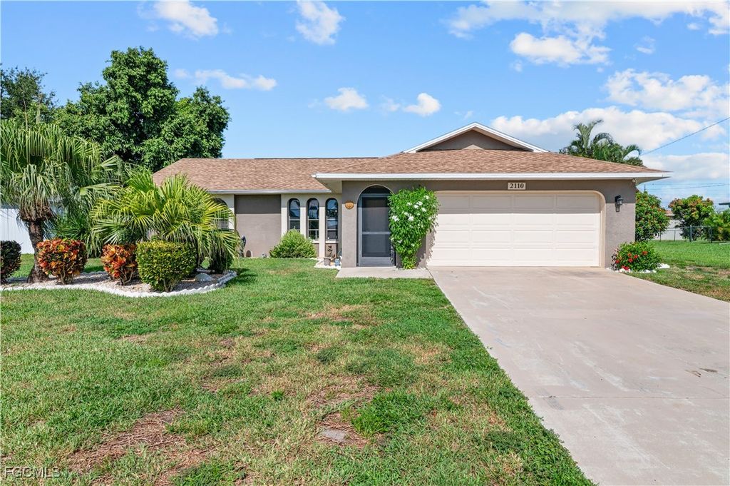 2110 SW Santa Barbara PL, Cape Coral, FL 33991