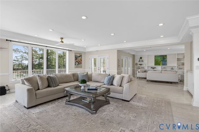 108 Anchor Ln, Yorktown, VA 23692