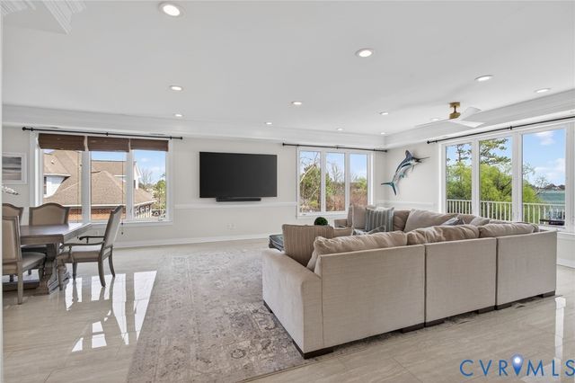 108 Anchor Ln, Yorktown, VA 23692