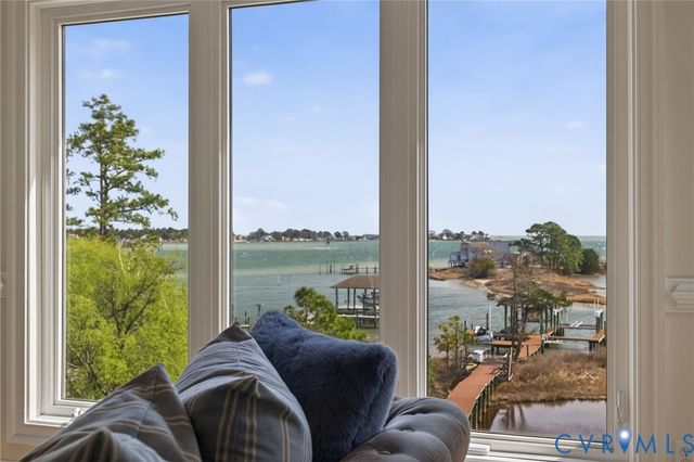 108 Anchor Ln, Yorktown, VA 23692