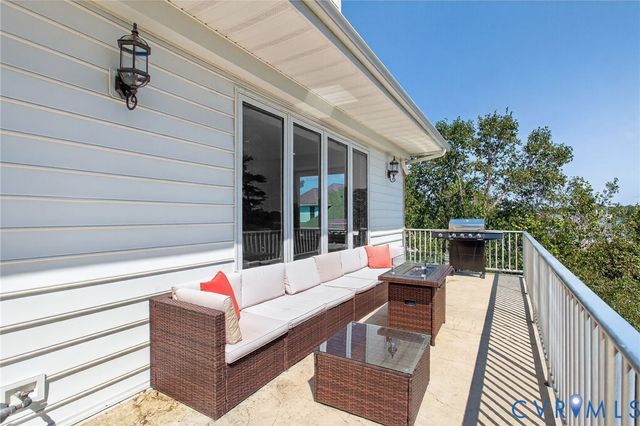 108 Anchor Ln, Yorktown, VA 23692