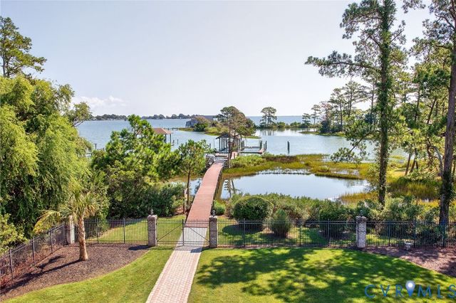 108 Anchor Ln, Yorktown, VA 23692