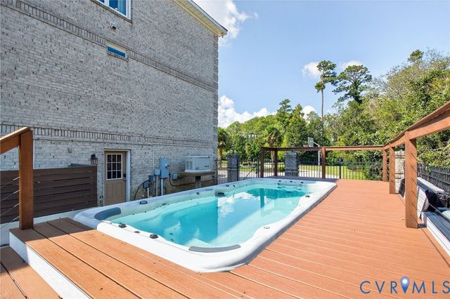 108 Anchor Ln, Yorktown, VA 23692