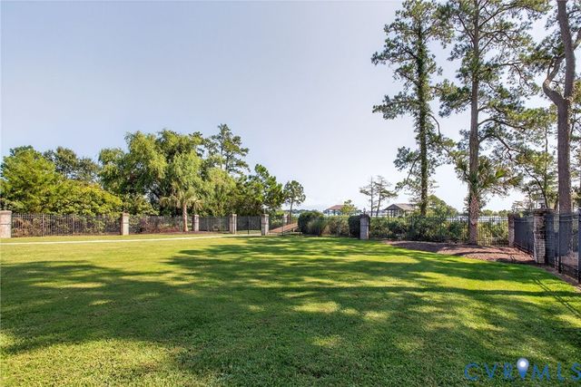 108 Anchor Ln, Yorktown, VA 23692