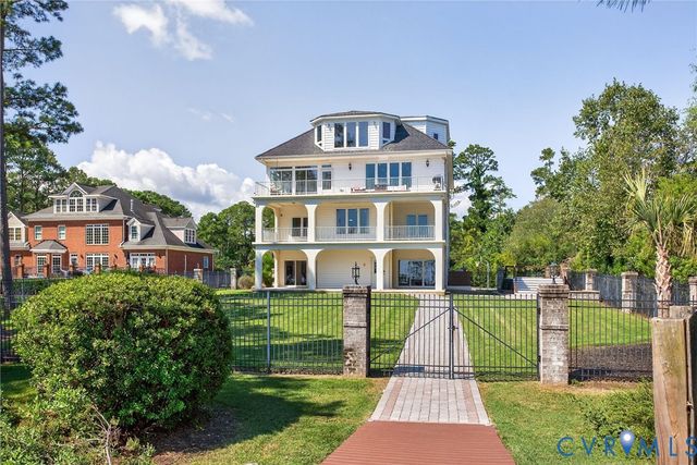 108 Anchor Ln, Yorktown, VA 23692