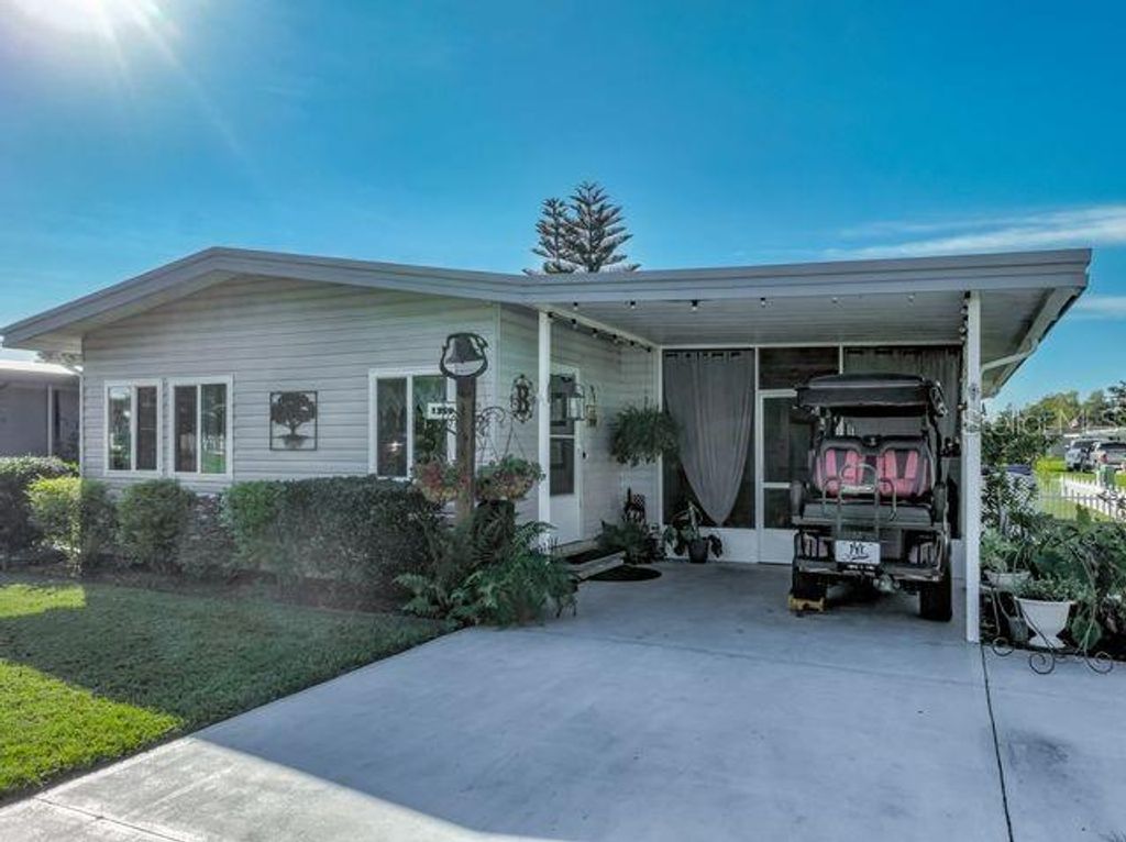 1359 WINDSOR STREET, Tavares, FL 32778