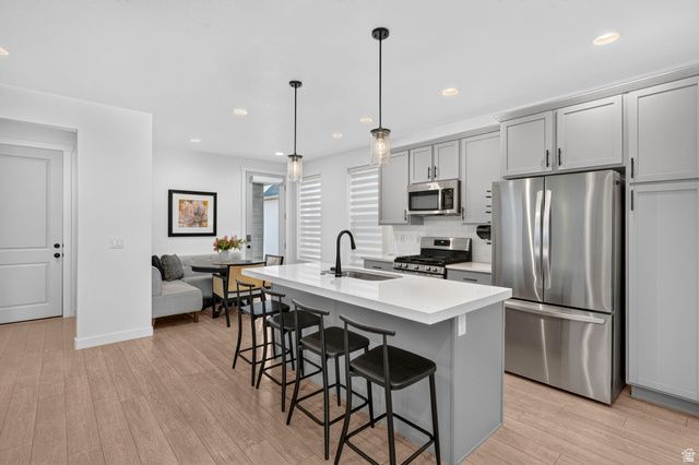 2402 N SUNMORE WAY, Lehi, UT 84043