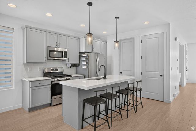 2402 N SUNMORE WAY, Lehi, UT 84043